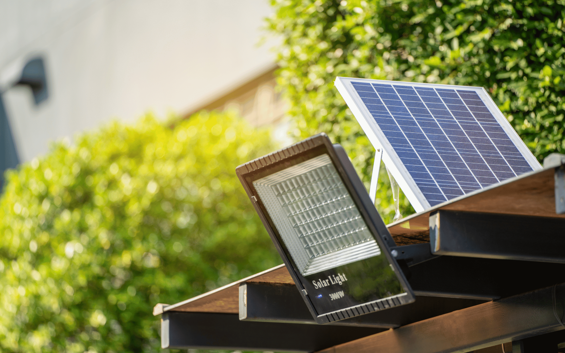 Napelemes reflektorok